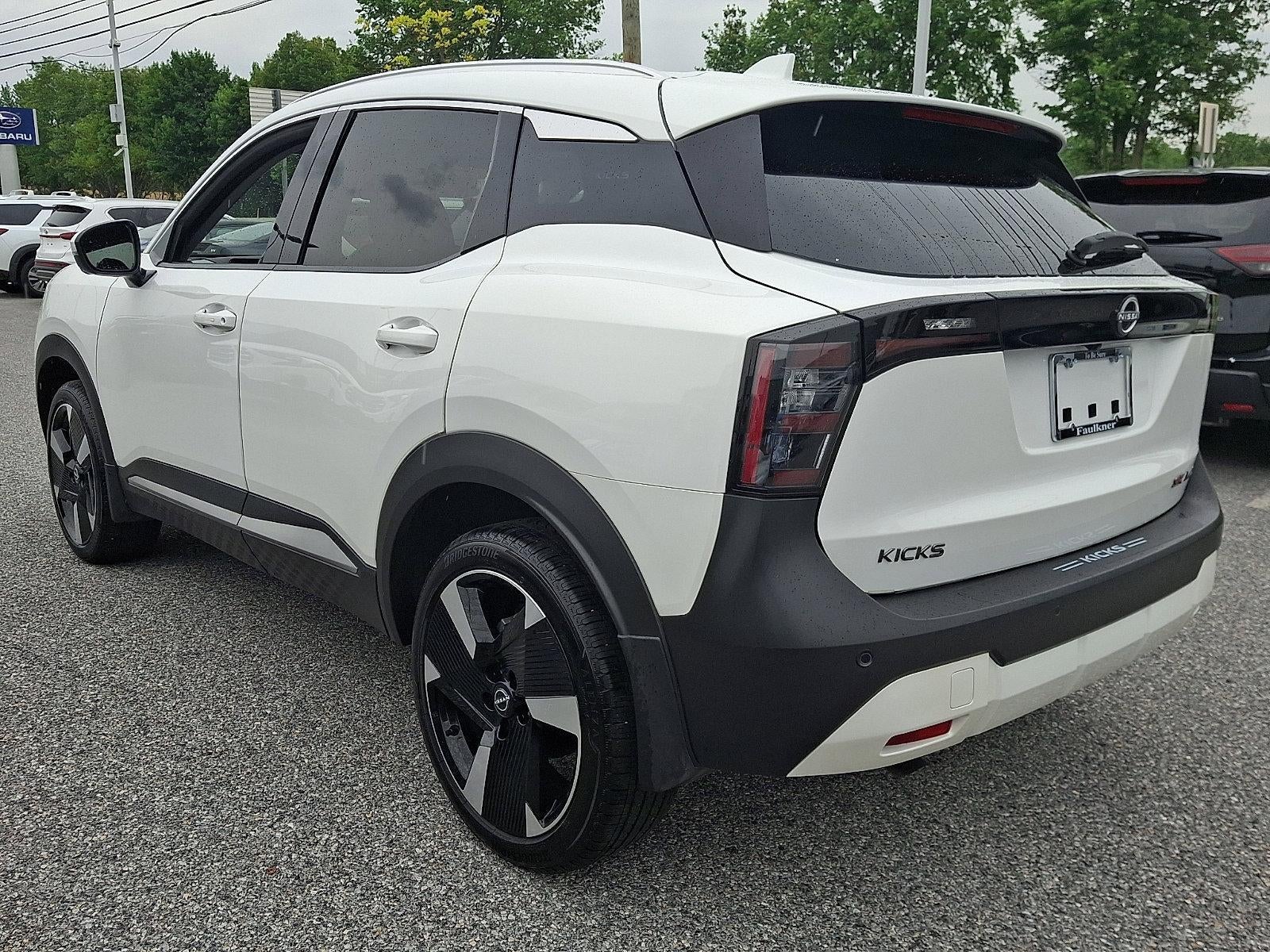 2025 Nissan Kicks SR