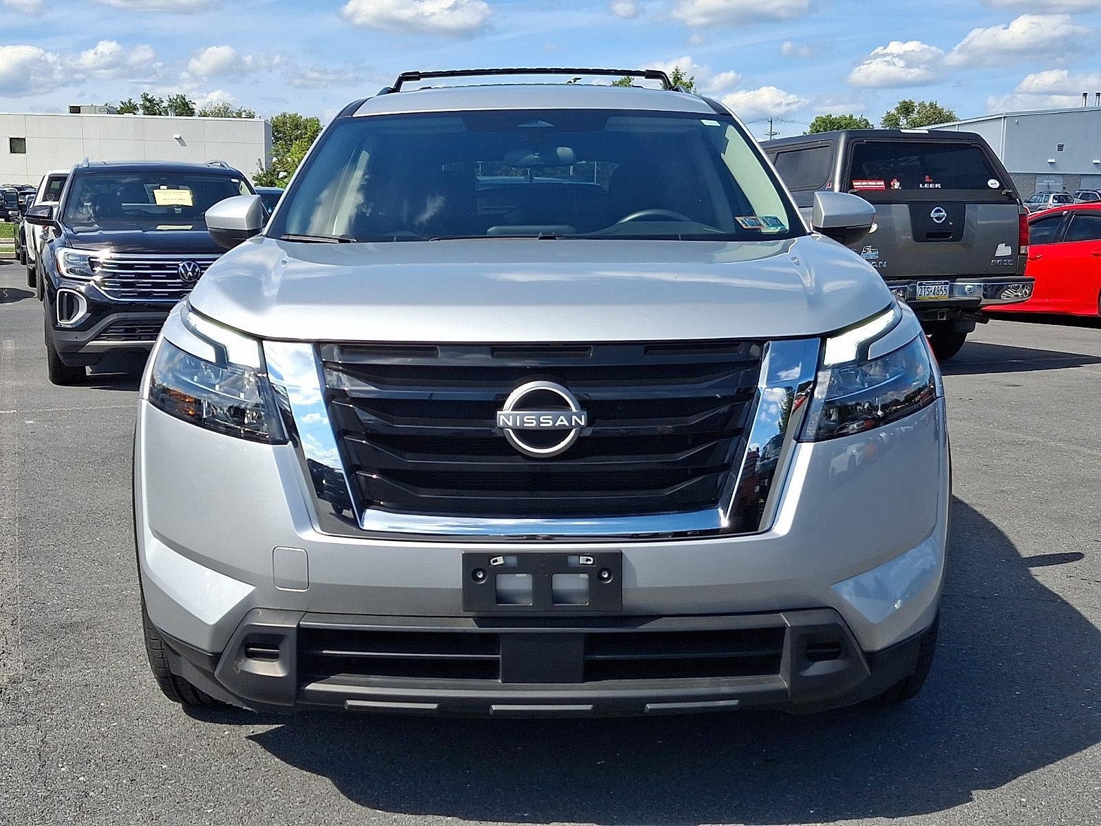 2024 Nissan Pathfinder SV