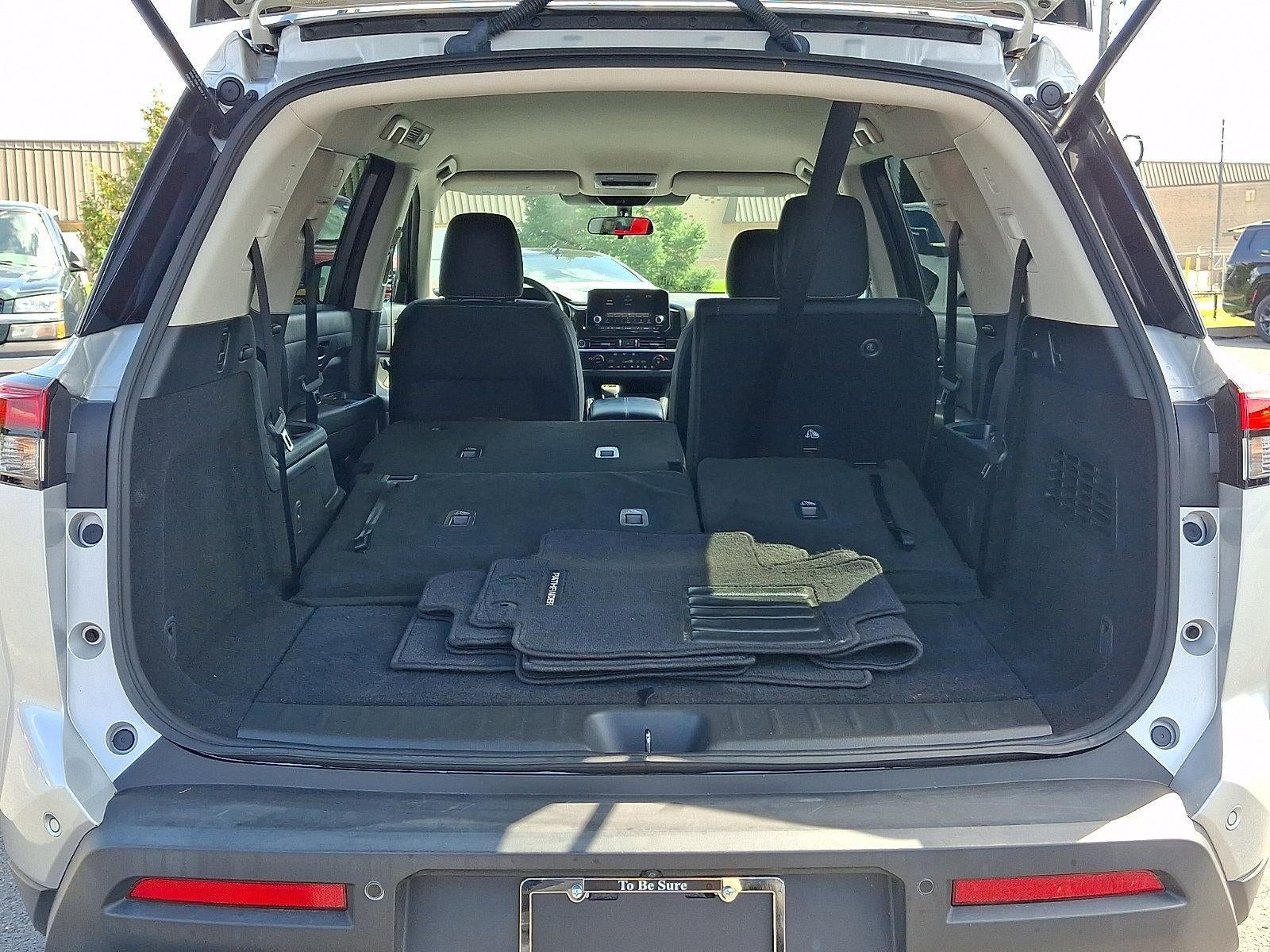 2024 Nissan Pathfinder SV