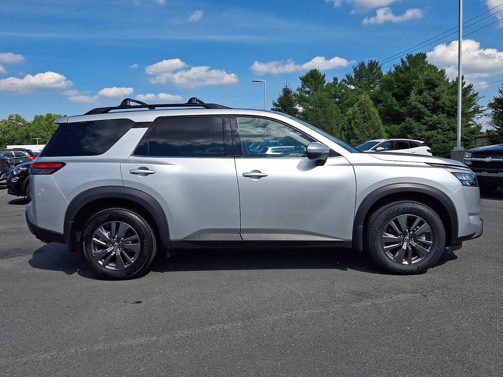2024 Nissan Pathfinder SV