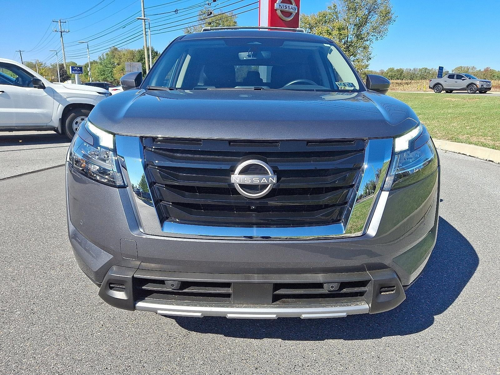 2024 Nissan Pathfinder SL