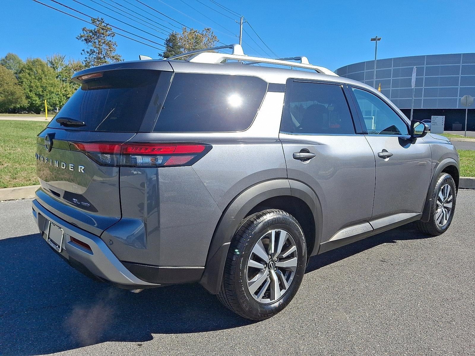 2024 Nissan Pathfinder SL