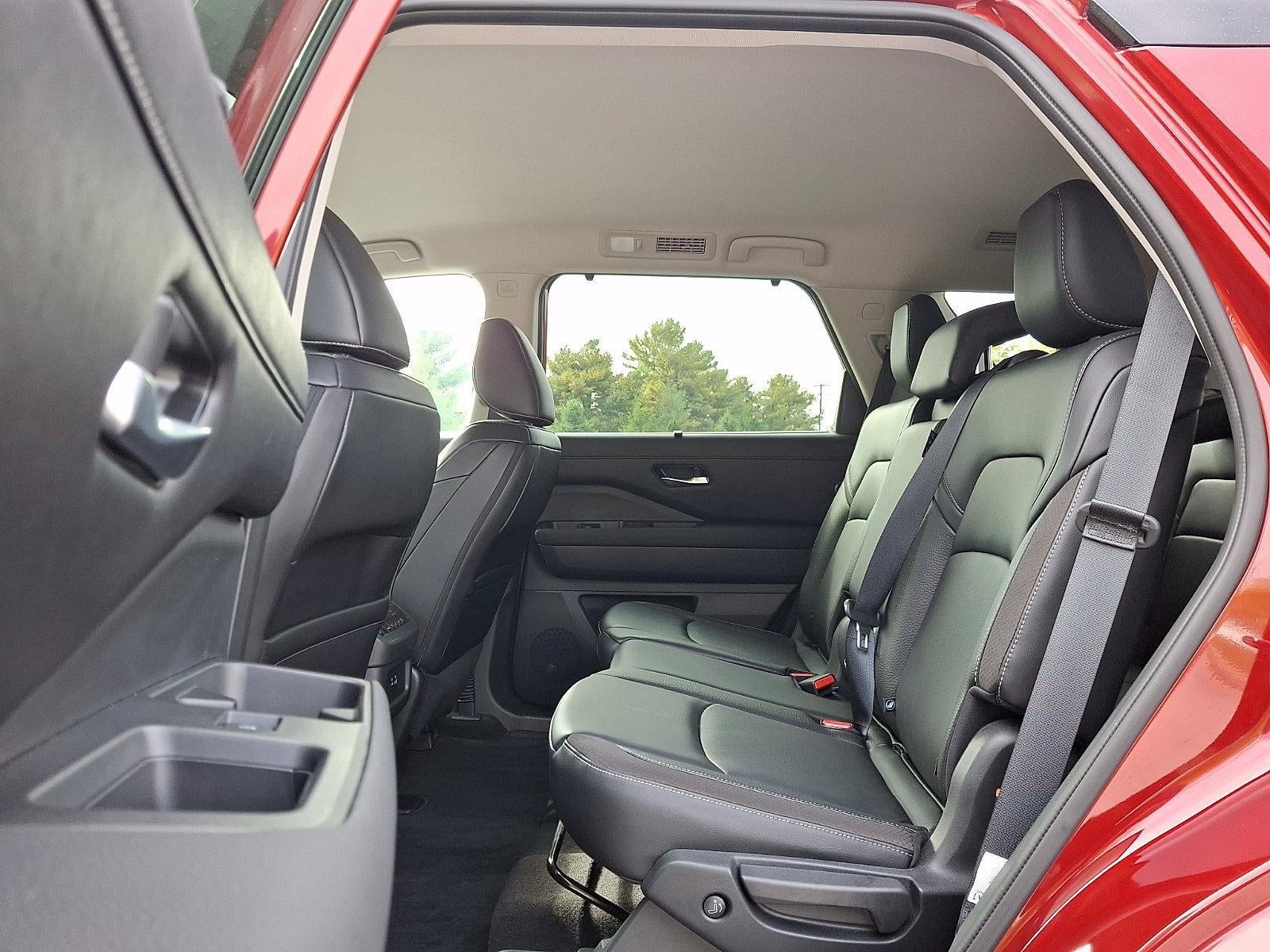 2024 Nissan Pathfinder SL