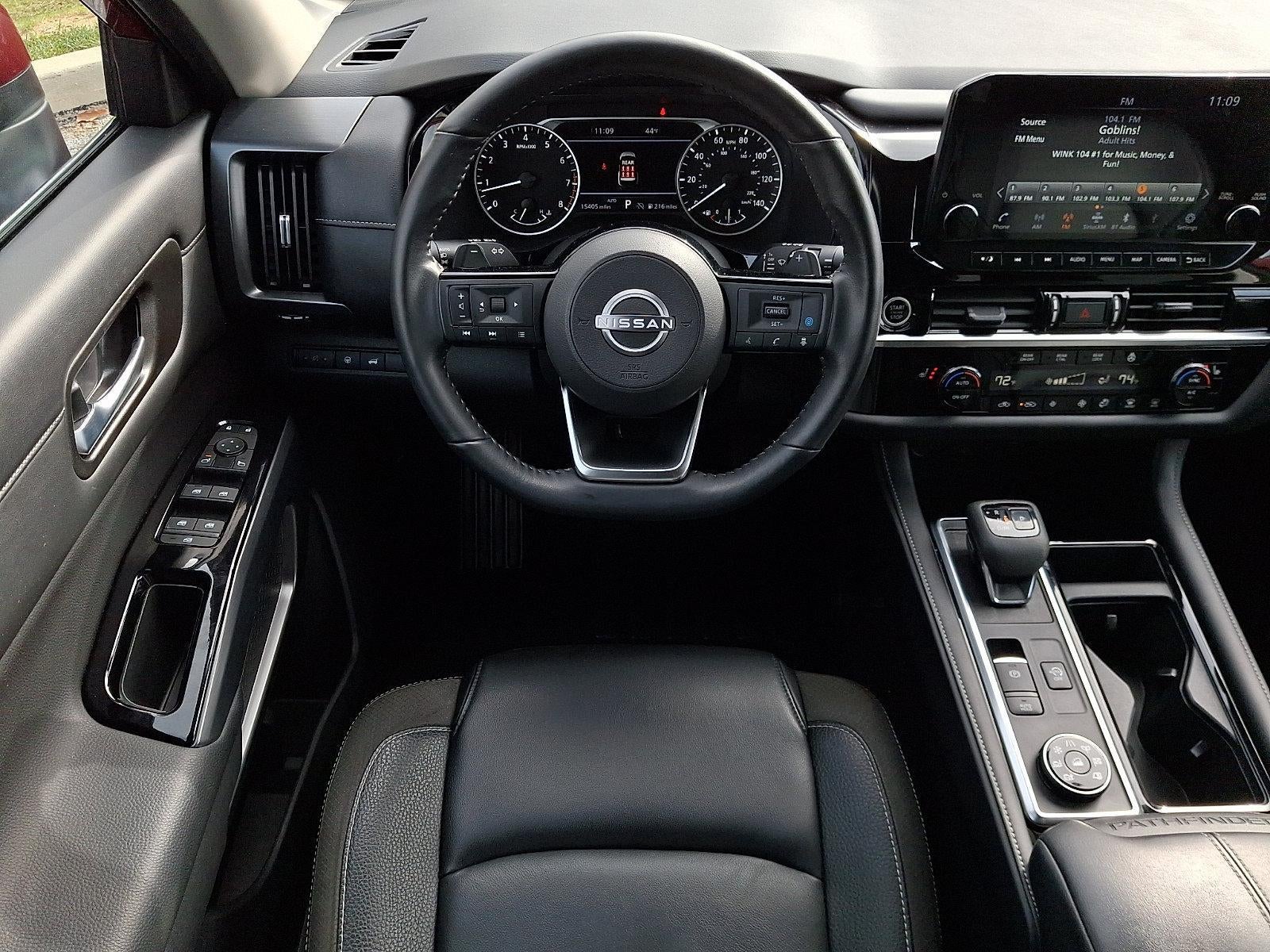 2024 Nissan Pathfinder SL