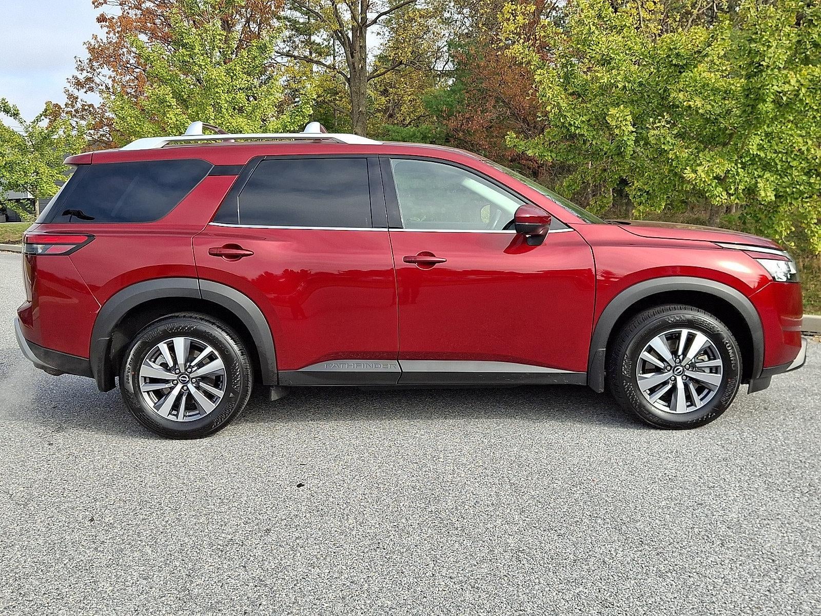 2024 Nissan Pathfinder SL