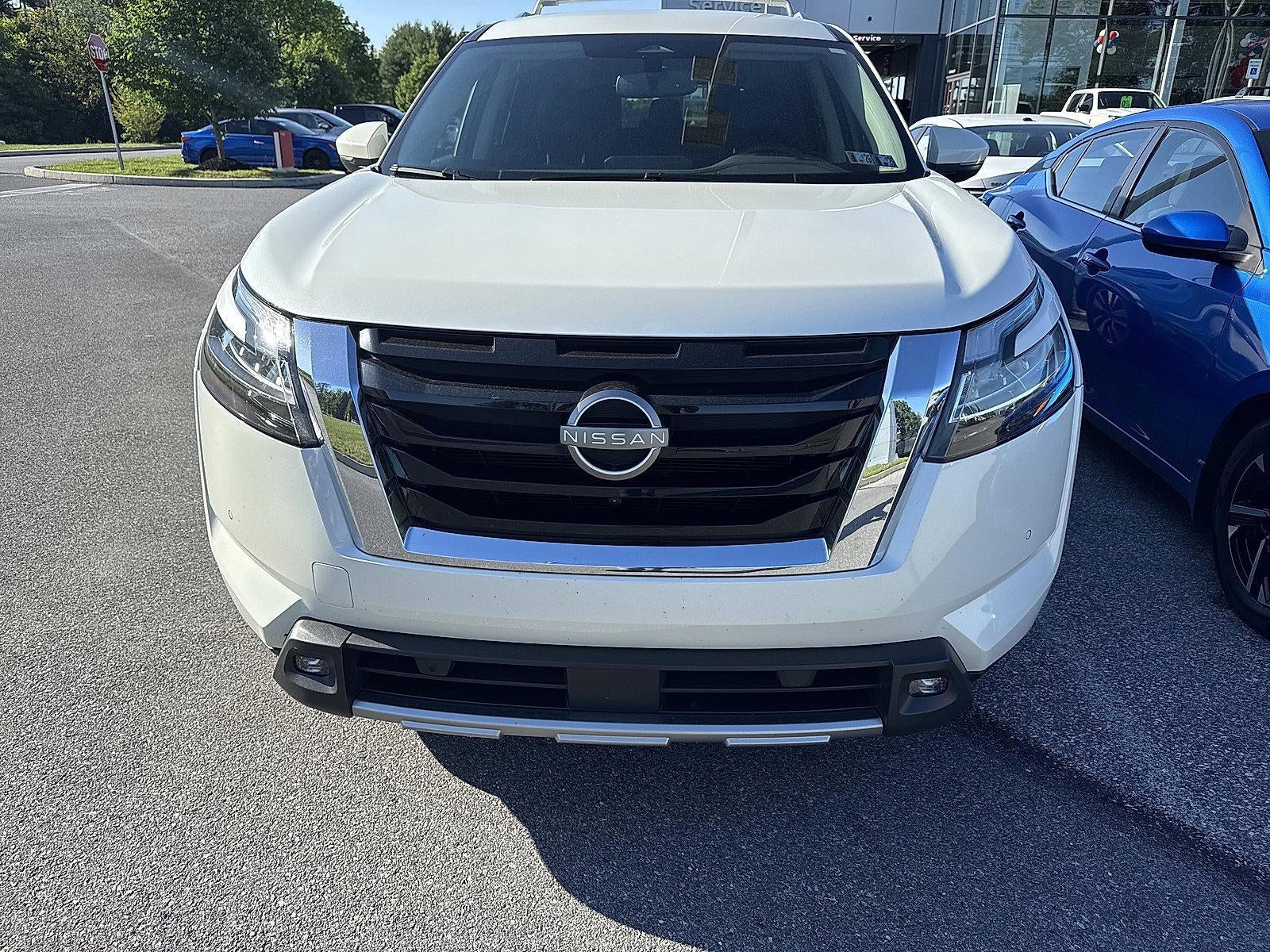 2022 Nissan Pathfinder SL