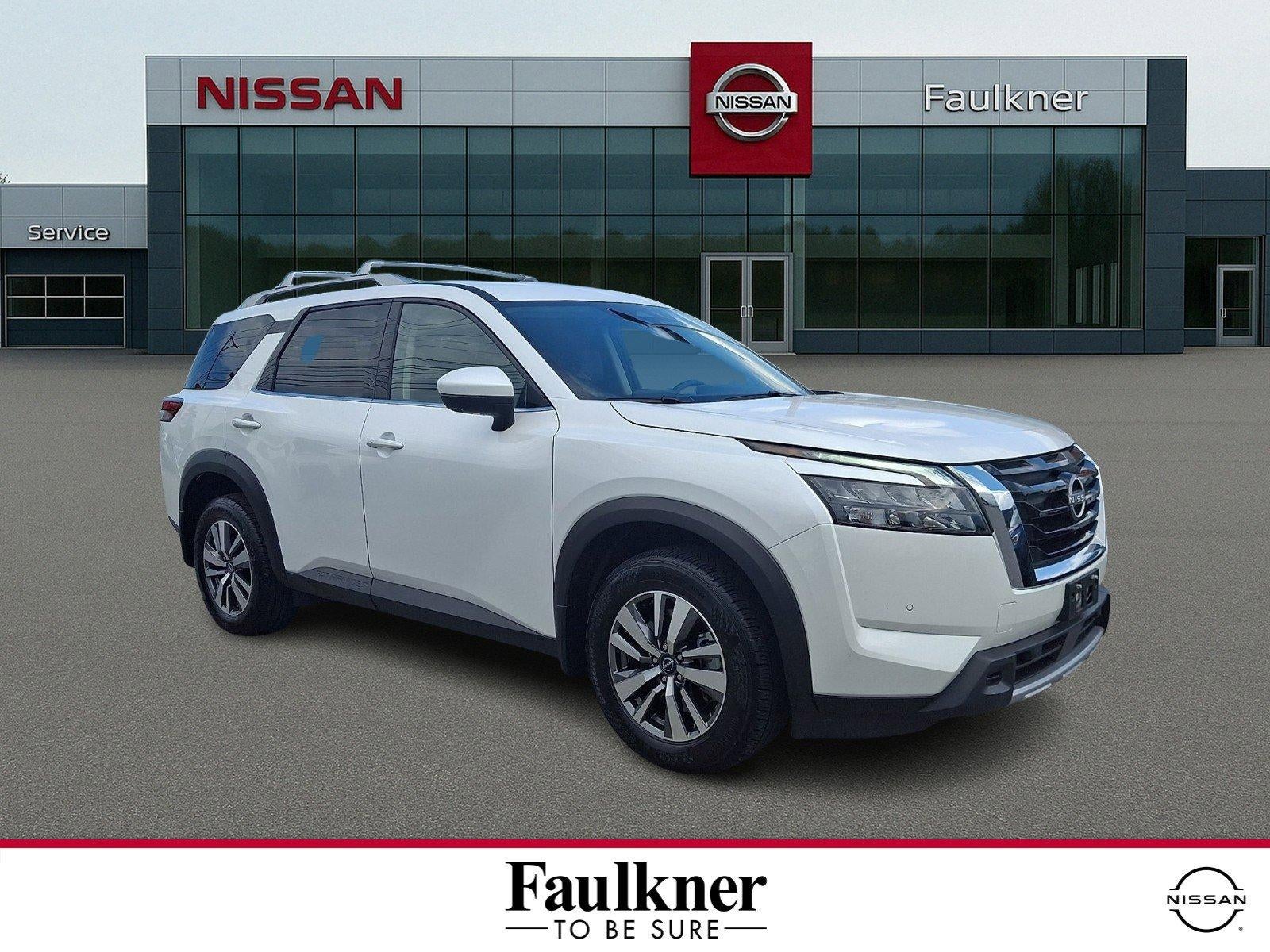 2025 Nissan Pathfinder SL