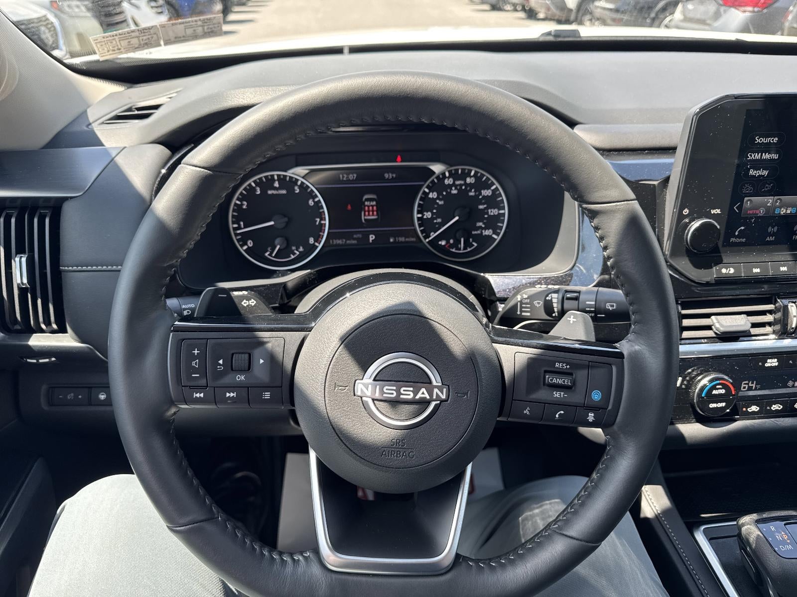 2025 Nissan Pathfinder SL
