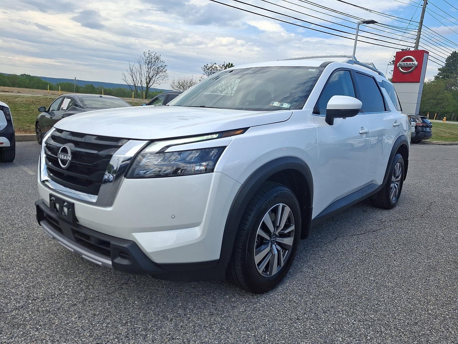 2025 Nissan Pathfinder SL