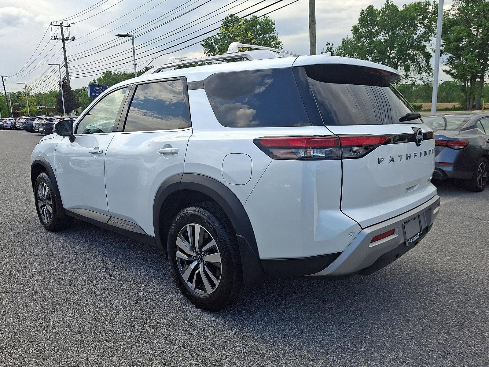2025 Nissan Pathfinder SL