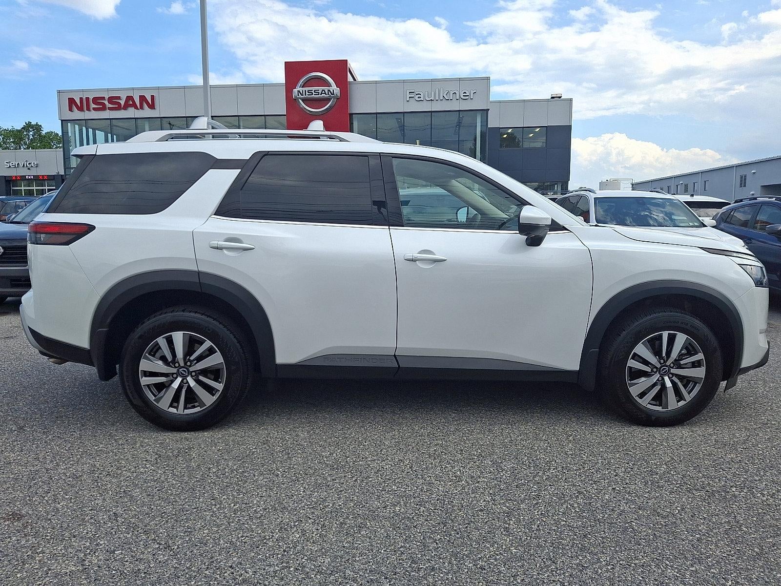2025 Nissan Pathfinder SL