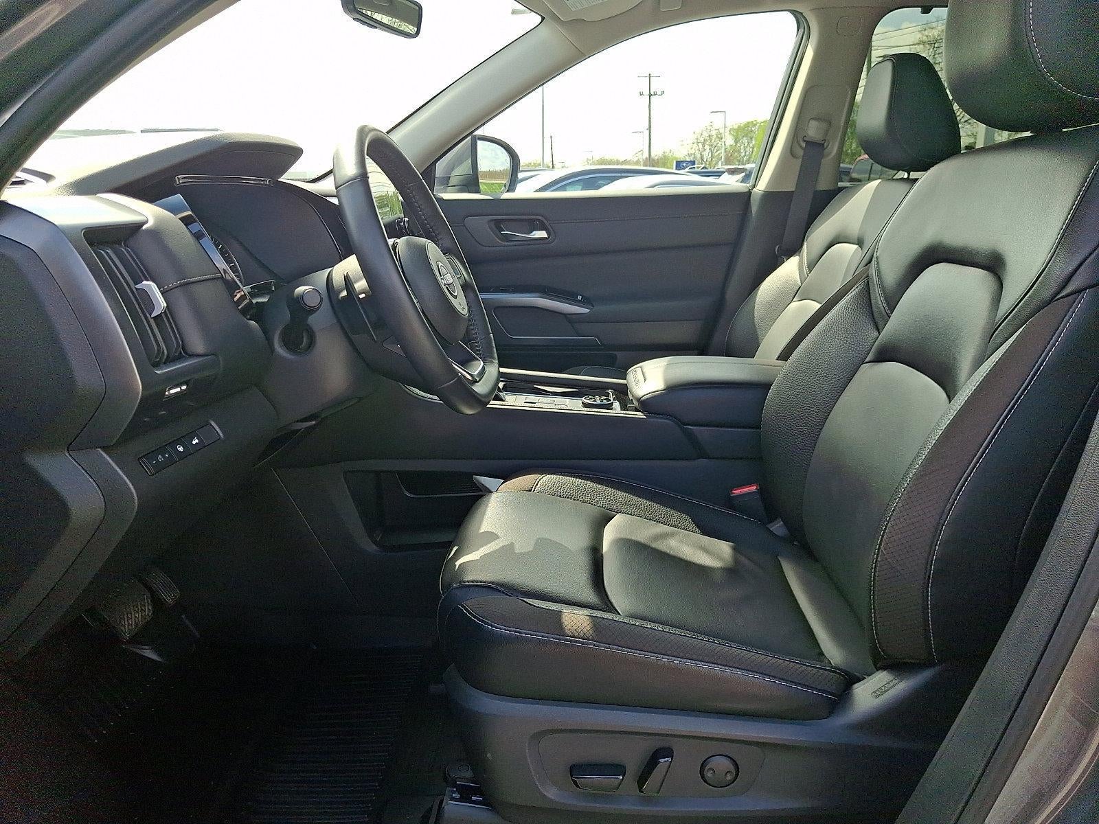 2023 Nissan Pathfinder SL 4WD