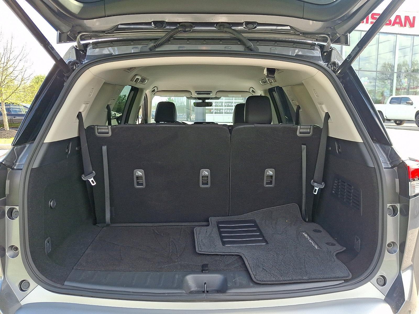 2023 Nissan Pathfinder SL 4WD