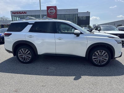 2025 Nissan Pathfinder SL