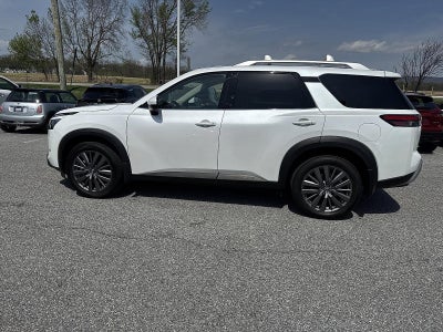 2025 Nissan Pathfinder SL