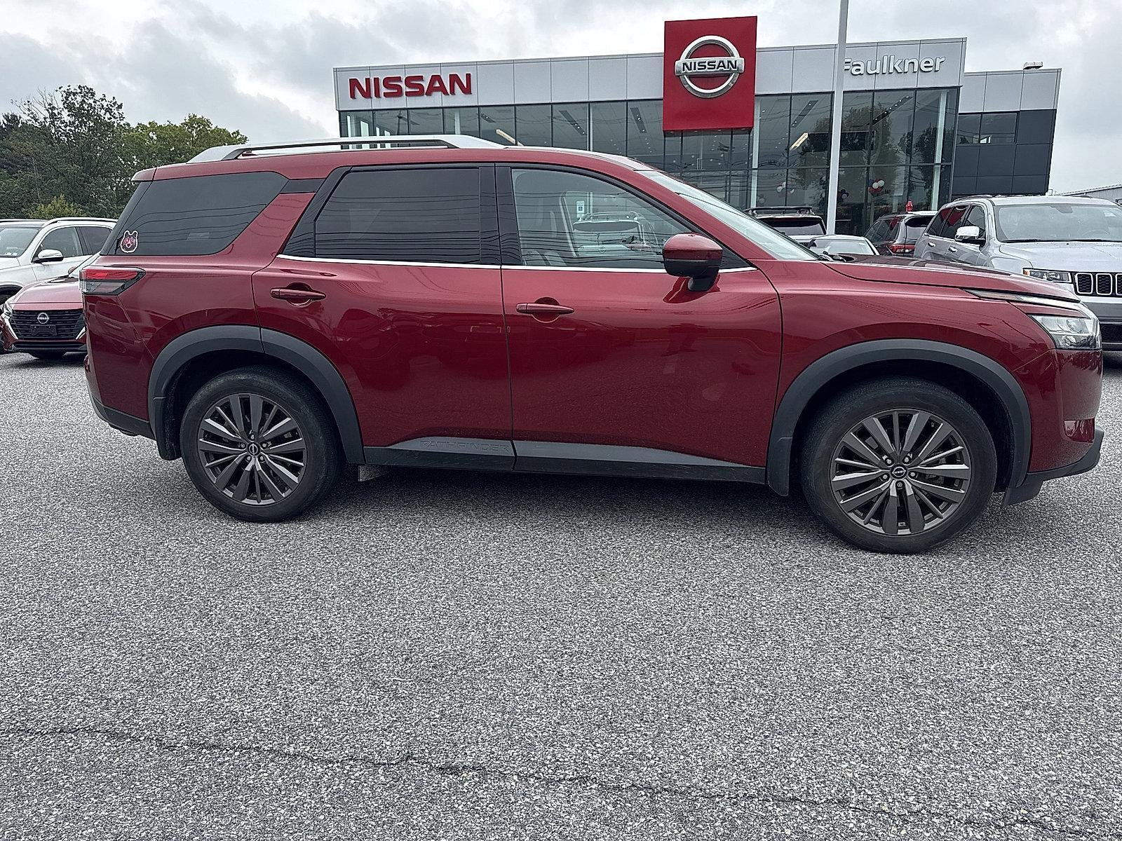 2024 Nissan Pathfinder SL