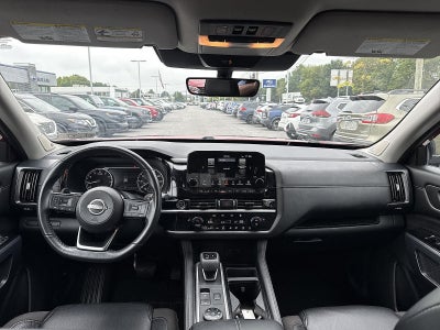 2024 Nissan Pathfinder SL