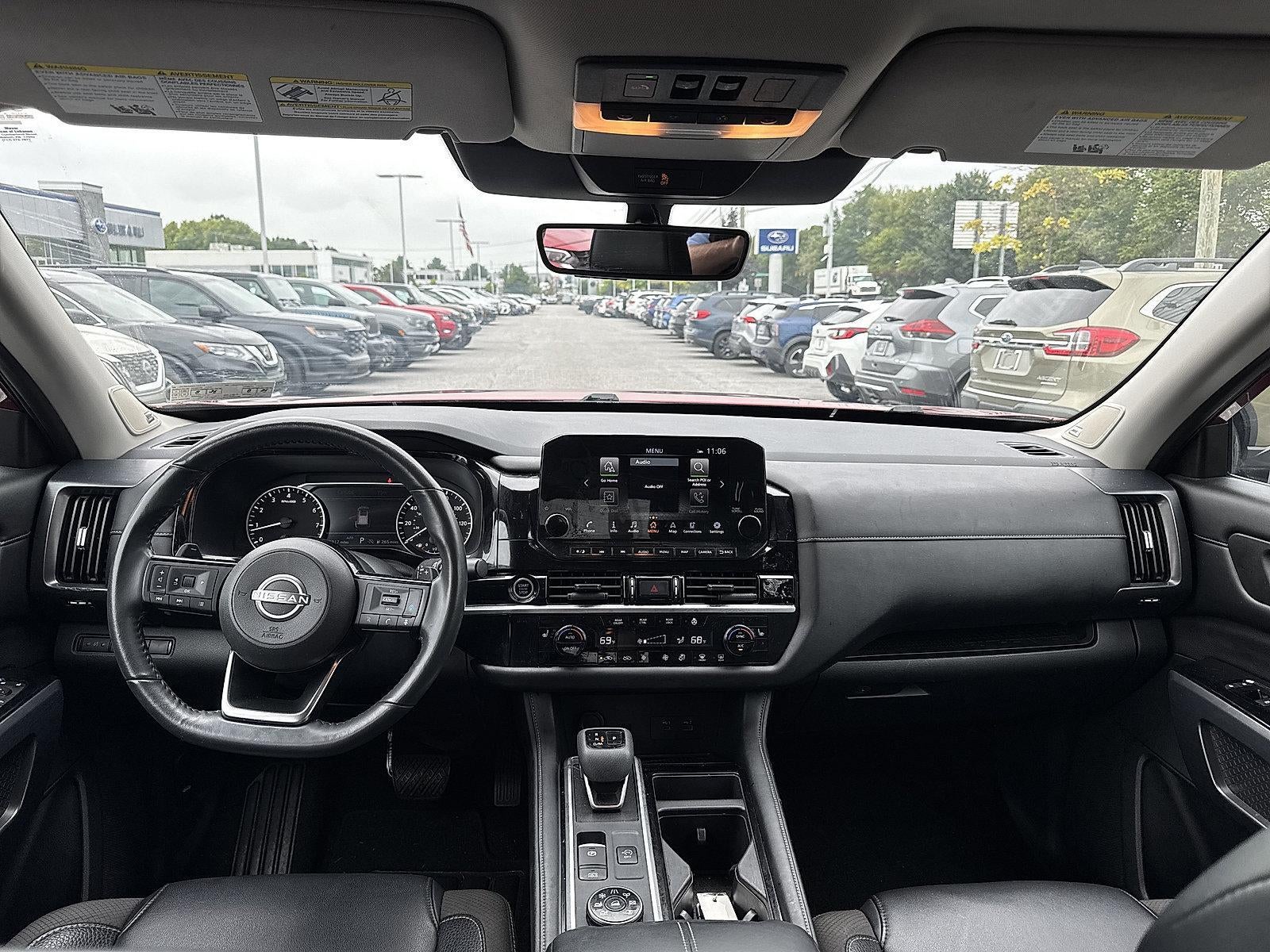 2024 Nissan Pathfinder SL