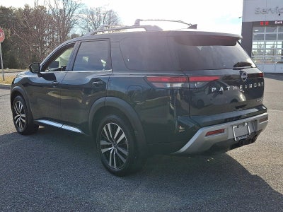 2023 Nissan Pathfinder Platinum