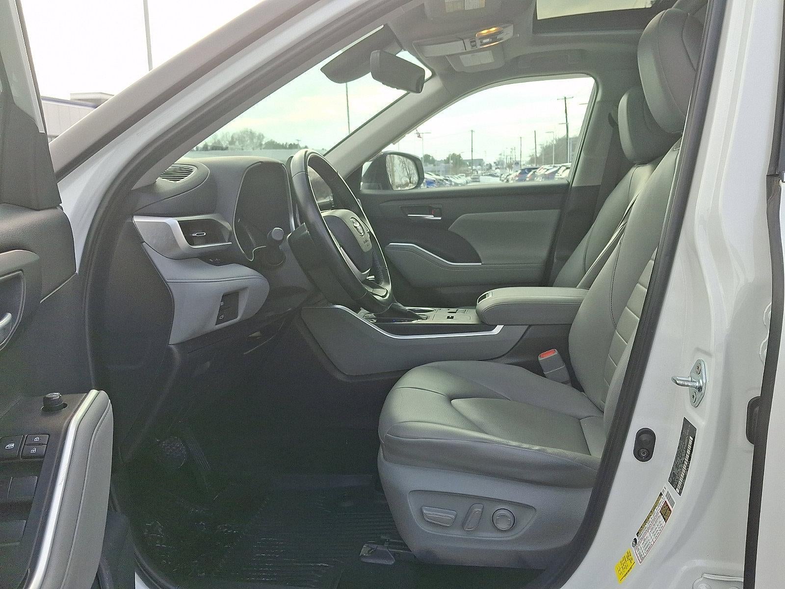 2023 Toyota Highlander Hybrid XLE AWD (Natl)