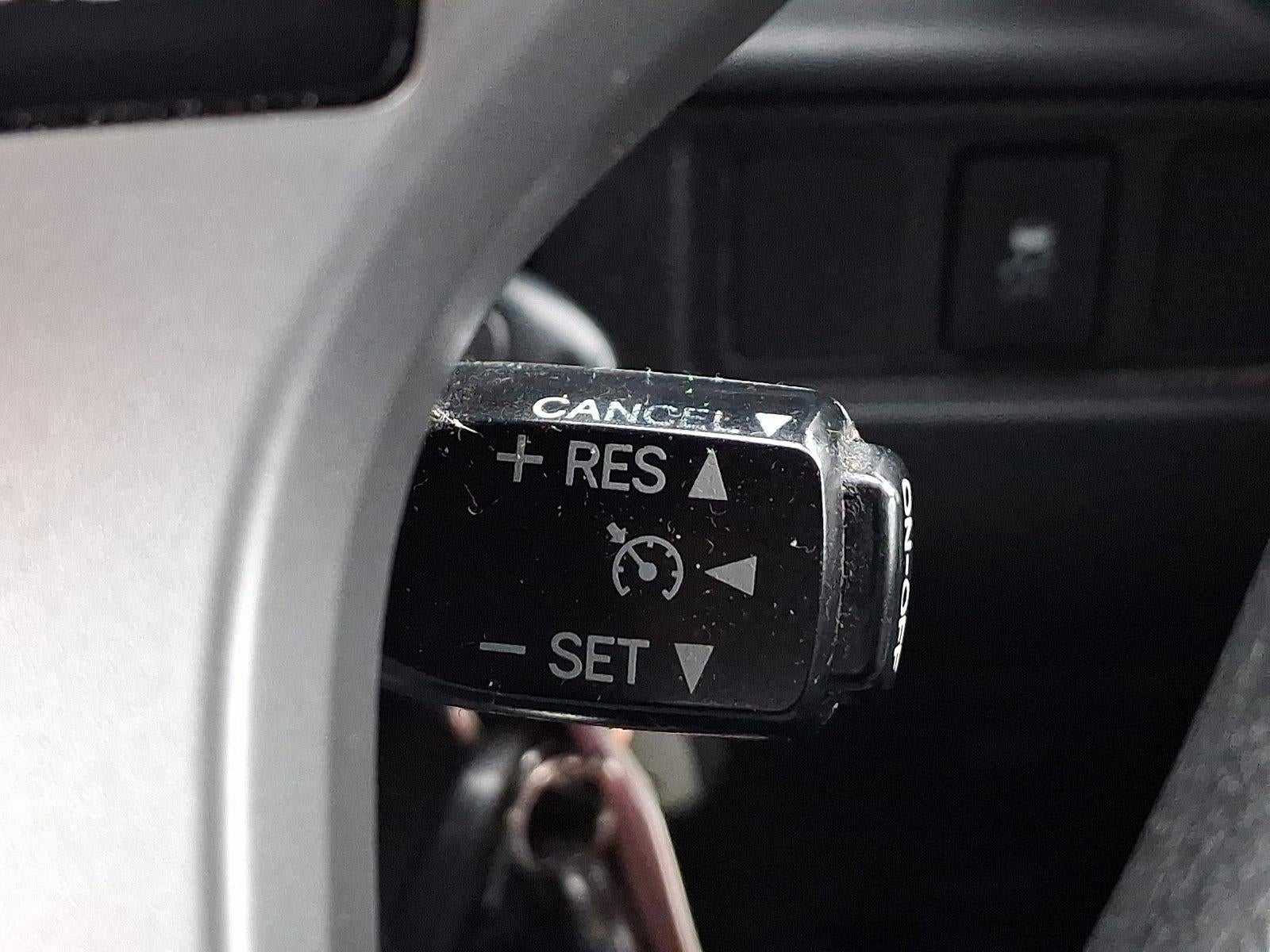 2015 Toyota Tundra 4WD Truck 4WD Double Cab Standard Bed 4.6L V8 SR5 (Natl)