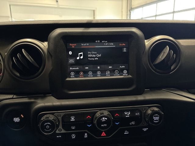 2023 Jeep Gladiator Willys 4x4