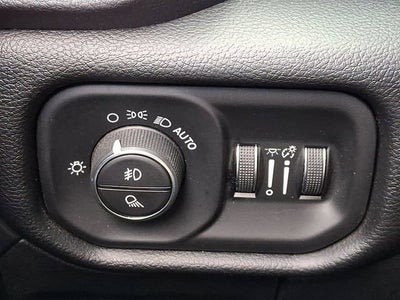 2019 RAM 1500 Big Horn/Lone Star Crew Cab 4x4 5'7" Box