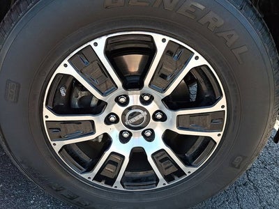 2024 Nissan TITAN Crew Cab SV 4x4