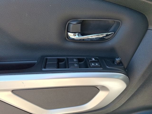 2024 Nissan TITAN Crew Cab SV 4x4