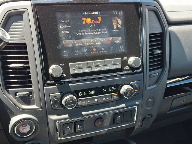 2024 Nissan TITAN Crew Cab SV 4x4