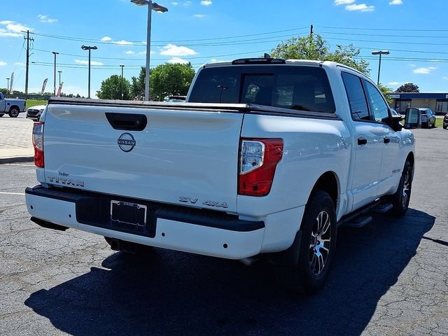 2024 Nissan TITAN Crew Cab SV 4x4
