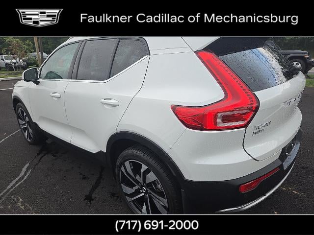 2024 Volvo XC40 Plus Bright Theme