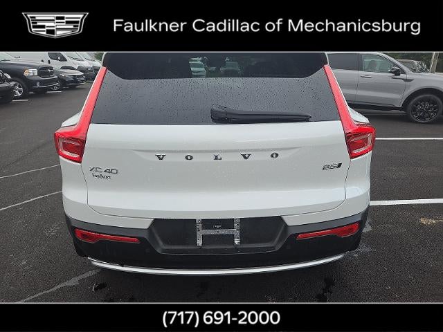 2024 Volvo XC40 Plus Bright Theme