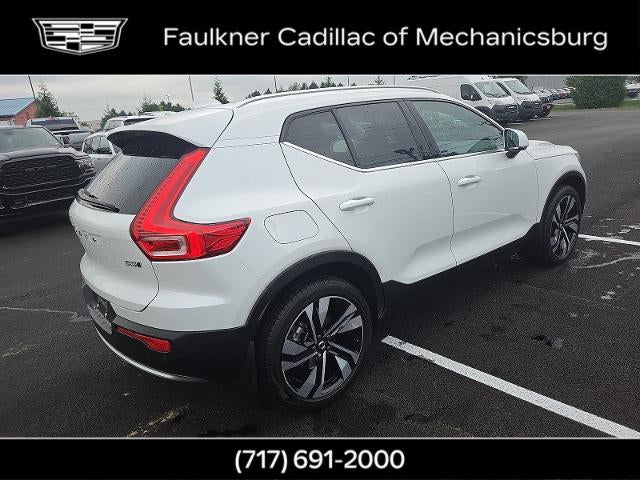 2024 Volvo XC40 Plus Bright Theme