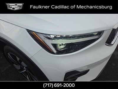 2024 Volvo XC40 Plus Bright Theme