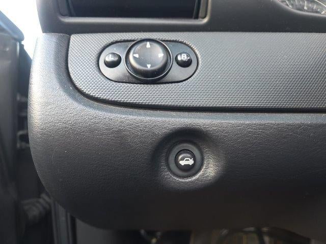 2004 Chrysler Sebring Base