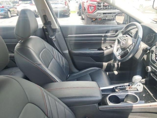 2023 Nissan Altima SR