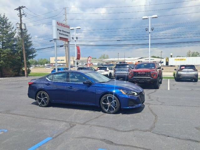 2023 Nissan Altima SR
