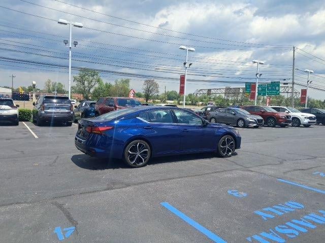 2023 Nissan Altima SR