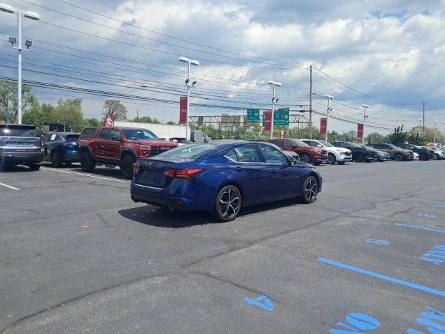 2023 Nissan Altima SR