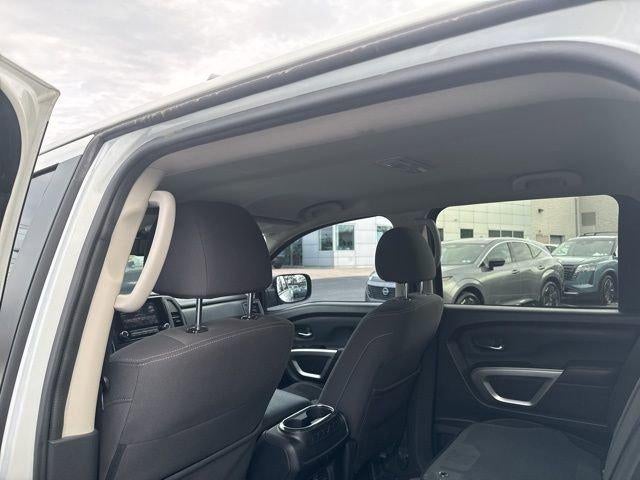 2023 Nissan TITAN Crew Cab SV