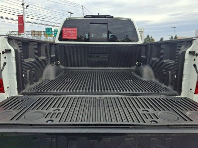 2023 Nissan TITAN Crew Cab SV