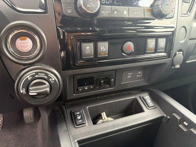 2023 Nissan Titan 4x4 Crew Cab PRO-4X