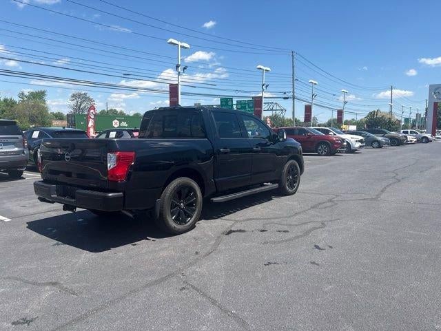 2023 Nissan TITAN Crew Cab SV