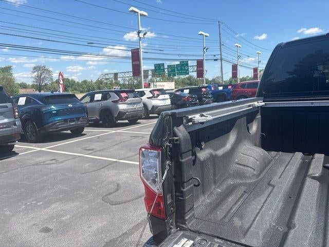 2023 Nissan TITAN Crew Cab SV