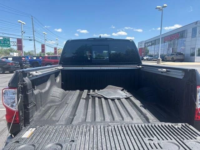 2023 Nissan TITAN Crew Cab SV