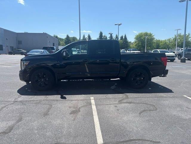 2023 Nissan TITAN Crew Cab SV