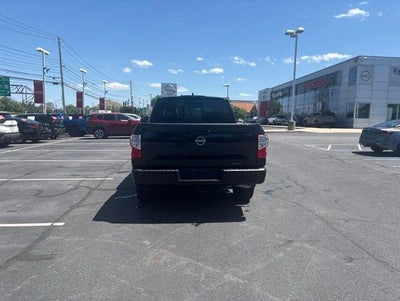 2023 Nissan TITAN Crew Cab SV