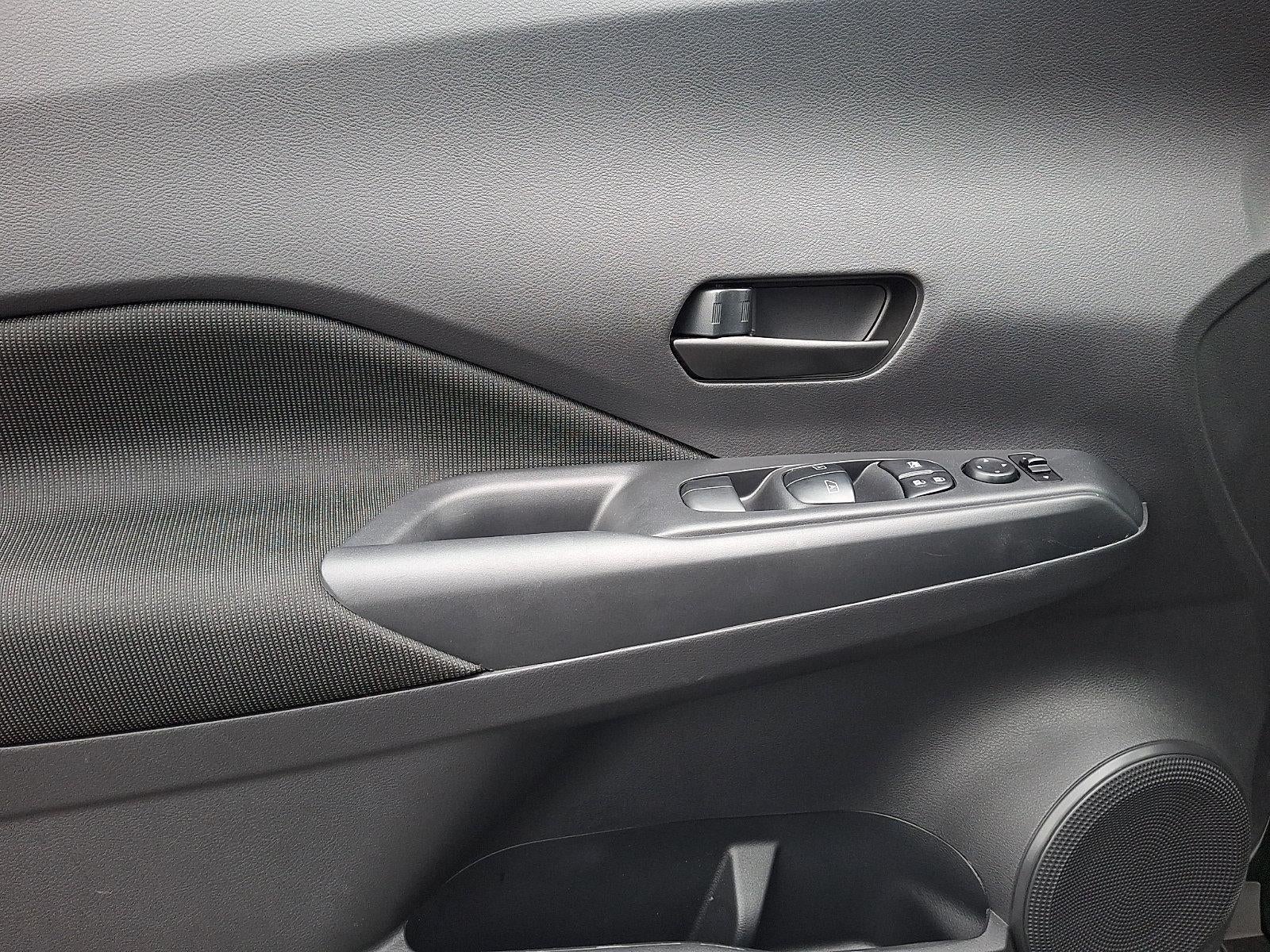 2025 Nissan Kicks Play S FWD