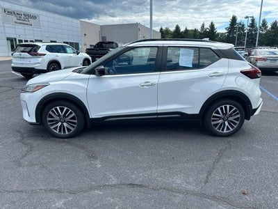 2023 Nissan Kicks SR